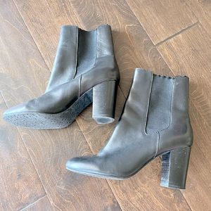 Tahari Boots